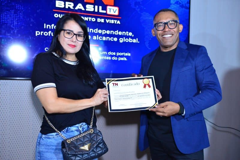 Drica Vieira destaca a causa animal no I Encontro de Colunistas da TN Brasil TV