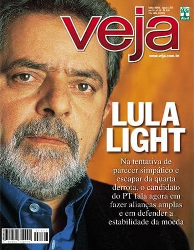 Capa da revista Veja com um retrato em primeiro plano de Luiz Inácio Lula da Silva com feições sérias, sob a manchete "Lula Light".